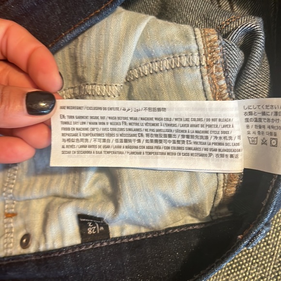 Dark wash Abercrombie short jean shorts - Picture 6 of 6